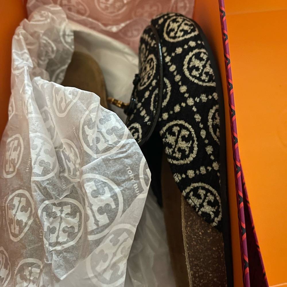 Tory Burch Loafers/mules size 6 - Picture 3 of 3